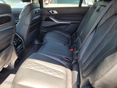 Used 2025 BMW X7 xDrive40i AWD/4WD image 17