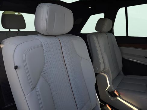 New 2026 Cadillac Vistiq Luxury image 27