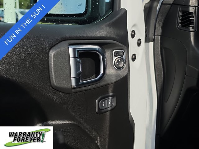 Used 2025 Jeep Wrangler Sport AWD/4WD image 12