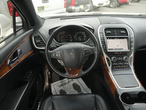 Used 2018 Lincoln MKX Reserve w/ Driver Assistance Package image 22