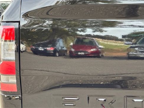 Used 2023 Nissan Frontier SV image 46