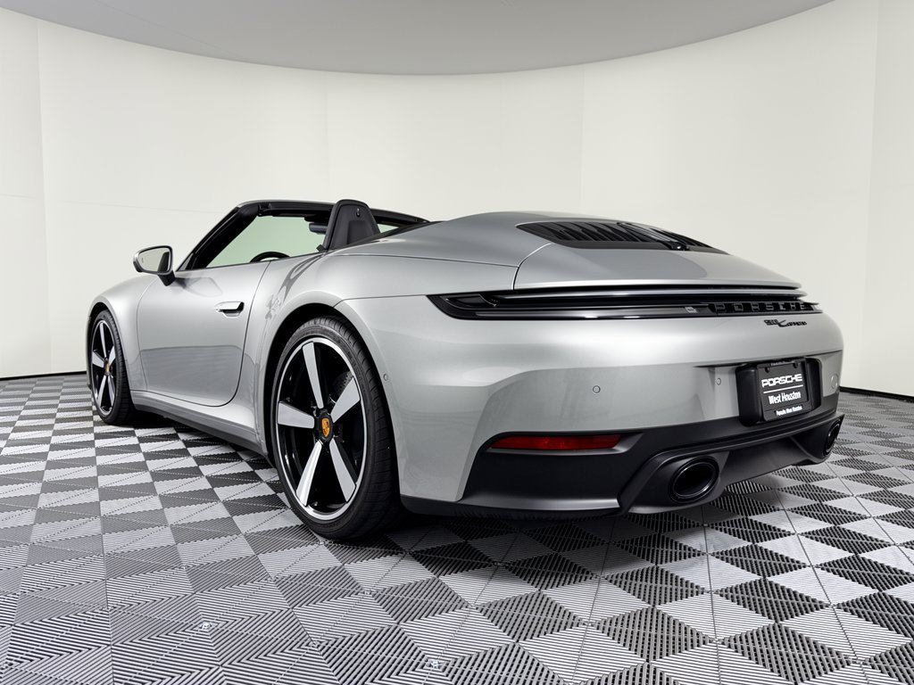 Certified 2025 Porsche 911 Carrera RWD image 3