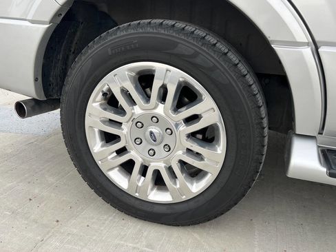 Used 2011 Ford Expedition Limited image 23