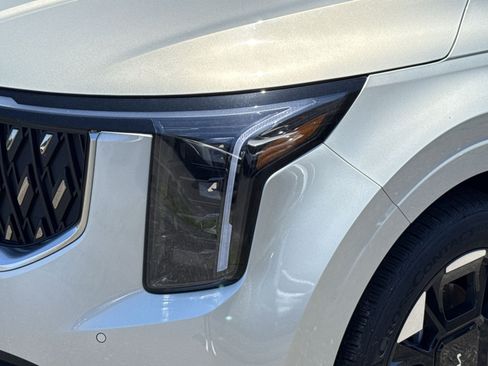 New 2026 Kia Carnival EX FWD image 13