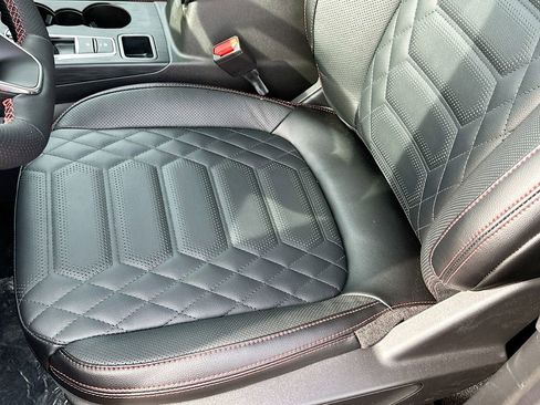 Used 2024 Ford Escape ST-Line Elite w/ Premium Technology Package image 12