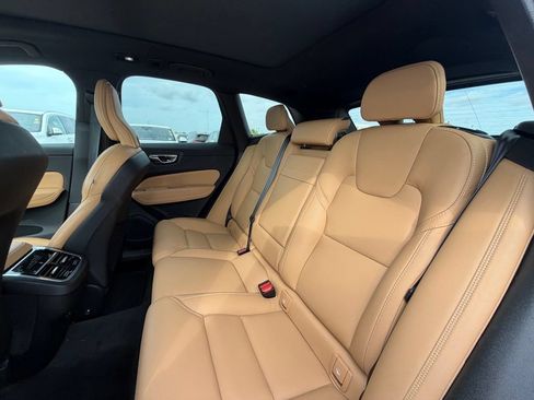 Used 2022 Volvo XC60 B6 Inscription w/ Advanced Package AWD/4WD image 21