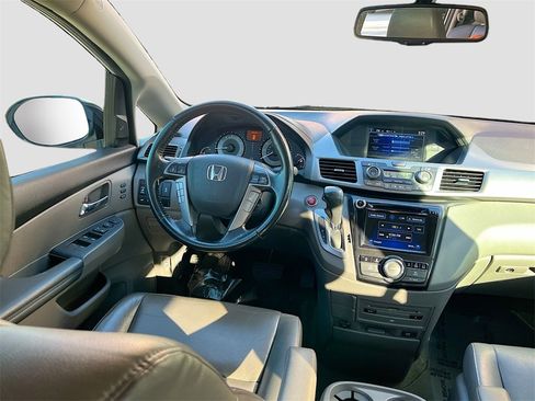 Used 2015 Honda Odyssey Touring Elite image 24