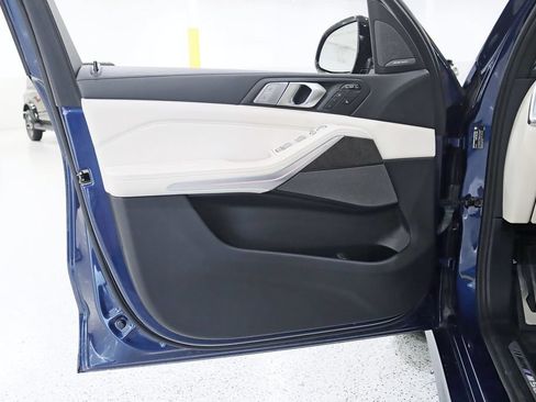 Used 2022 BMW X7 M50i AWD/4WD image 39
