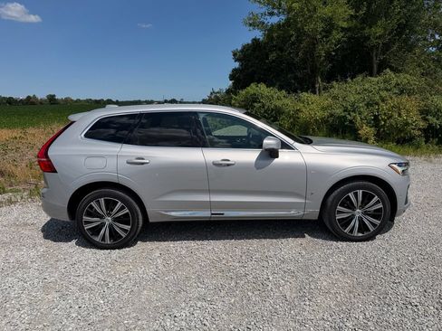 Used 2023 Volvo XC60 B5 Plus AWD/4WD image 15