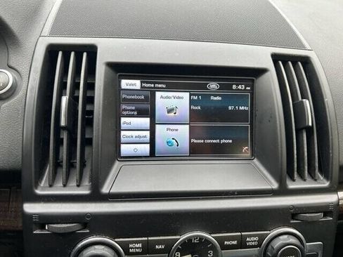 Used 2013 Land Rover LR2 HSE image 39