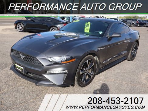 Used 2018 Ford Mustang Coupe image 3