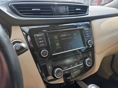 Used 2018 Nissan Rogue SL w/ Premium Package AWD/4WD image 18