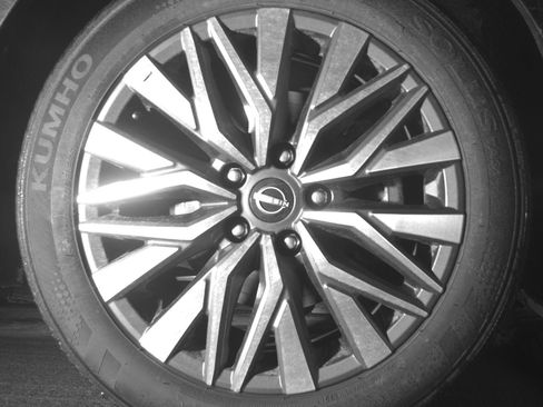 Used 2025 Nissan Altima 2.5 SV FWD image 10