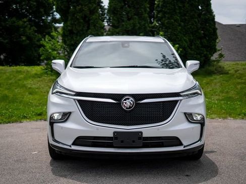 Used 2024 Buick Enclave Essence w/ Sport Touring Edition FWD image 2