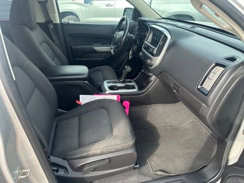 Used 2020 Chevrolet Colorado LT AWD/4WD image 25