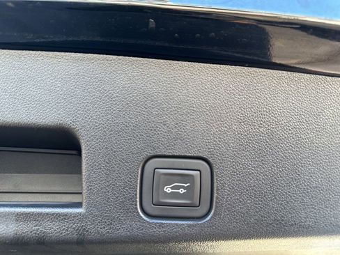 Used 2025 Buick Enclave Preferred image 12