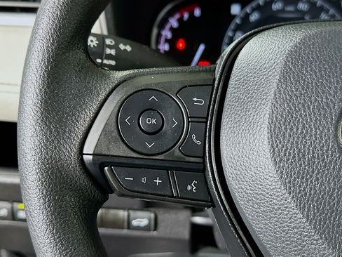 Used 2025 Toyota RAV4 XLE w/ Convenience Package FWD image 16
