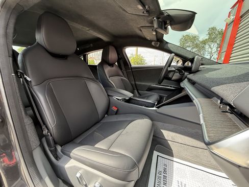 Used 2023 Lucid Air Pure image 15