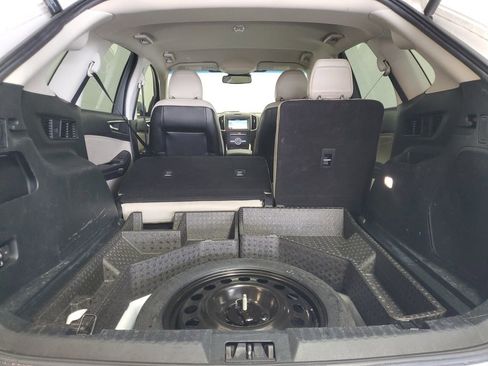 Used 2019 Ford Edge Titanium image 24