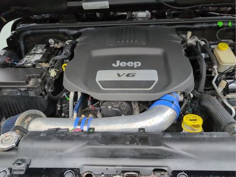 Certified 2016 Jeep Wrangler Sahara w/ Mopar Chrome Edition Group image 38