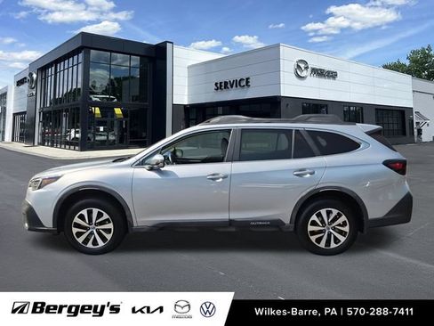 Used 2020 Subaru Outback Premium w/ Popular Package #1 AWD/4WD image 9