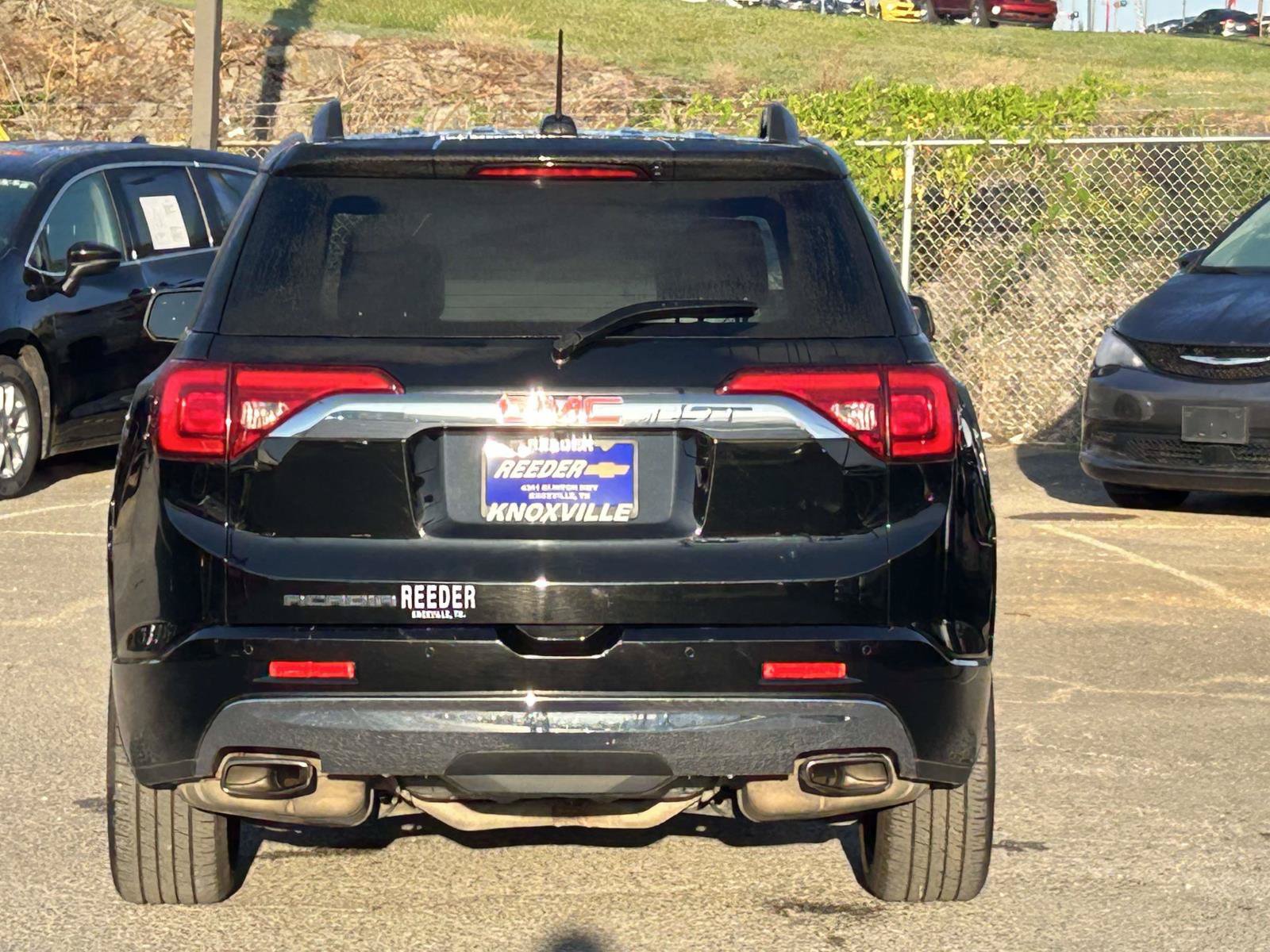 Used 2017 GMC Acadia Denali w/ Technology Package FWD image 6