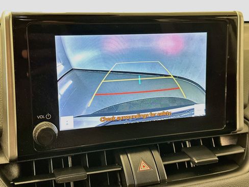 Used 2025 Toyota RAV4 LE AWD/4WD image 22