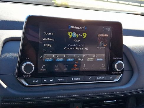 Certified 2025 Nissan Rogue SV image 17