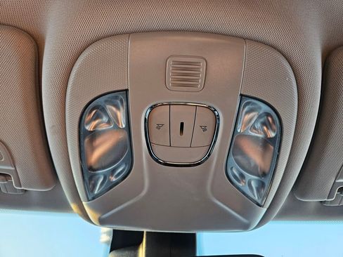 Used 2022 Jeep Compass Limited image 19