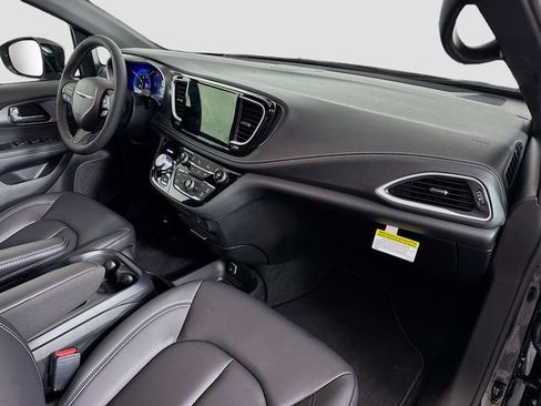New 2026 Chrysler Pacifica Select w/ S Appearance Package FWD image 29