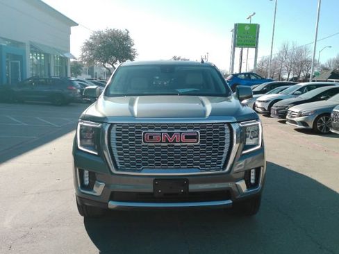 Used 2023 GMC Yukon XL Denali image 2