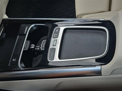 Certified 2025 Mercedes-Benz GLA 250 4MATIC image 24