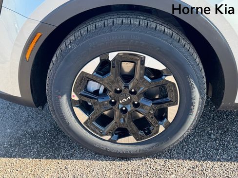 New 2026 Kia Sorento S image 8