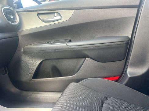 Used 2019 Kia Forte LXS image 32