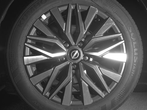 Used 2025 Nissan Altima 2.5 SV image 14