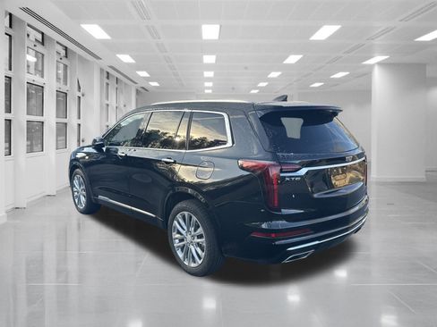 Used 2023 Cadillac XT6 Premium Luxury image 7