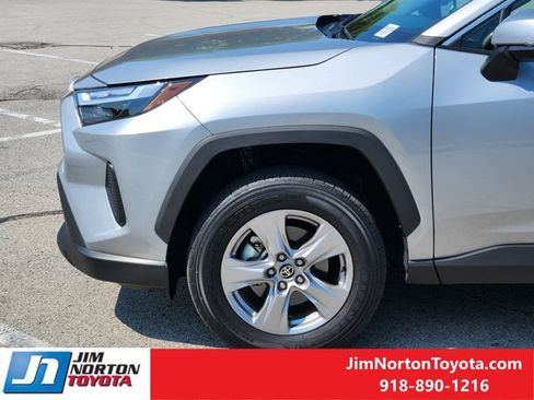 Used 2025 Toyota RAV4 XLE AWD/4WD image 7