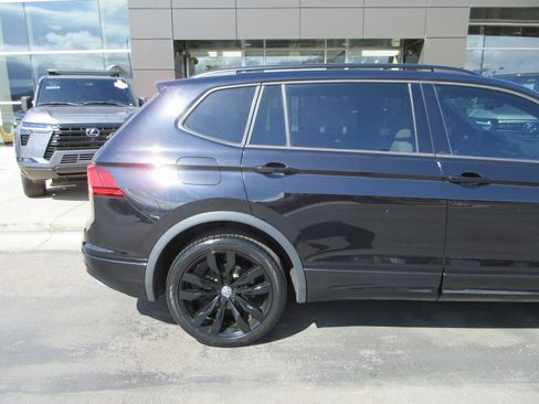 Used 2020 Volkswagen Tiguan SE R-Line AWD/4WD image 12