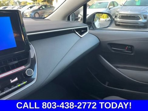 Used 2025 Toyota Corolla LE FWD image 27