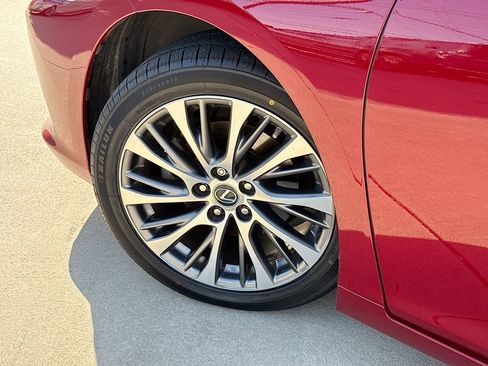 Used 2019 Lexus ES 350 w/ Accessory Package 2 FWD image 11