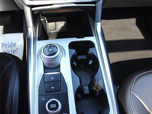 Used 2021 Ford Explorer XLT image 15