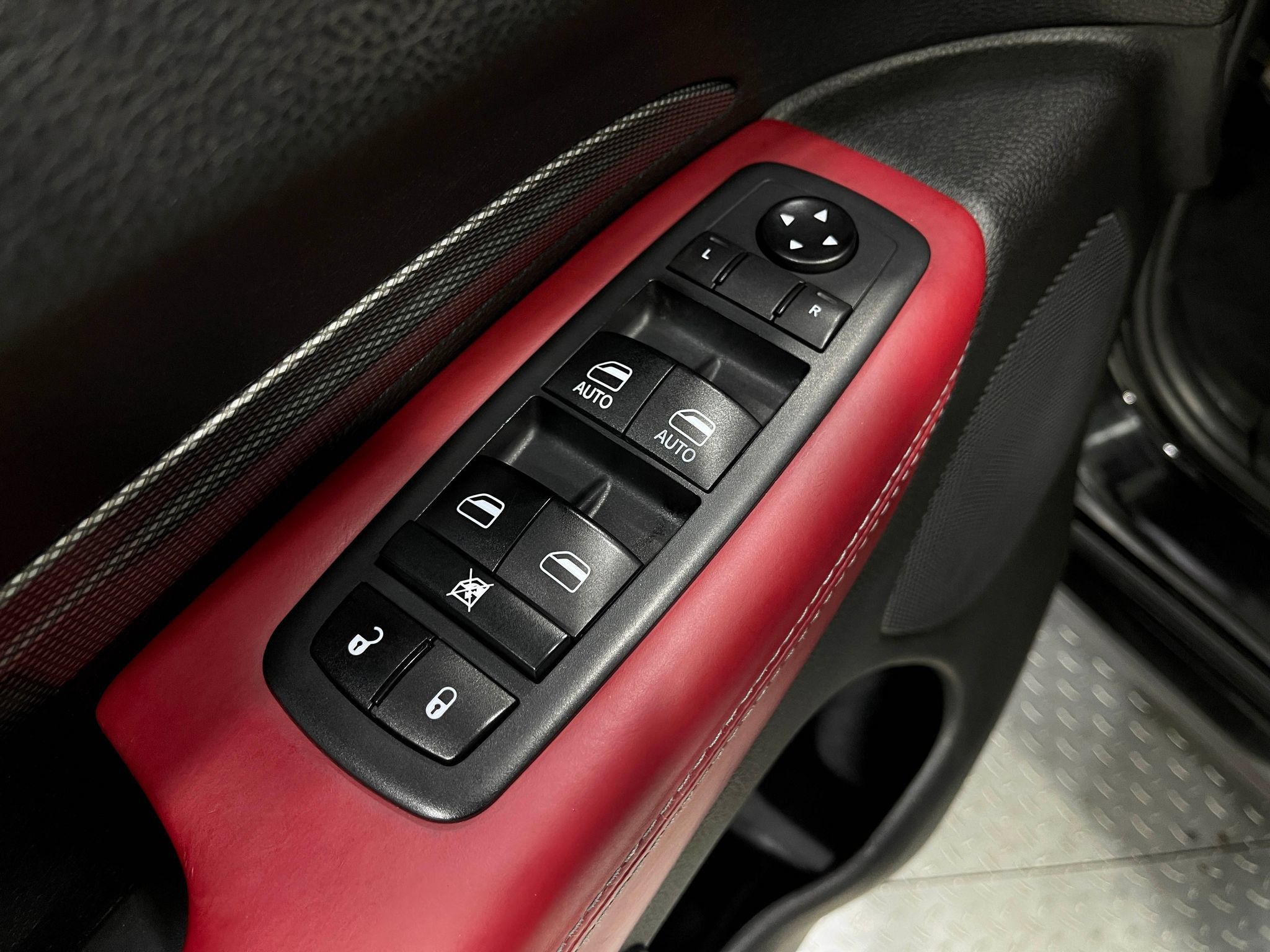 Used 2020 Dodge Durango R/T w/ Blacktop Package AWD/4WD image 15