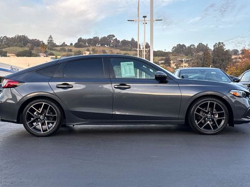 Certified 2022 Honda Civic Sport Touring image 2