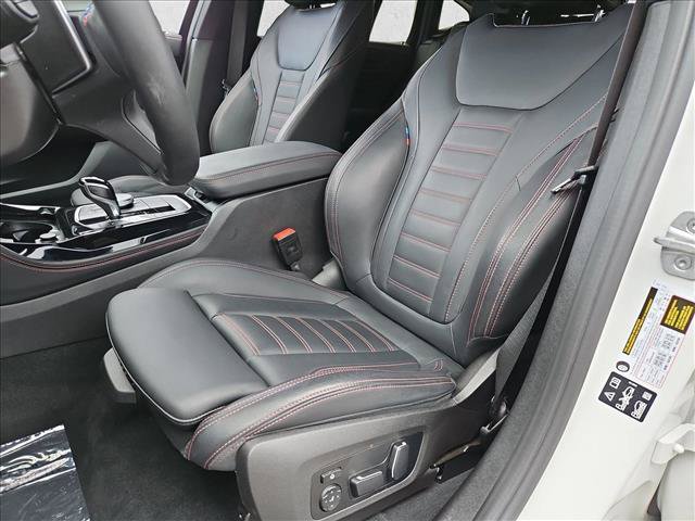Used 2025 BMW X4 M40i AWD/4WD image 16