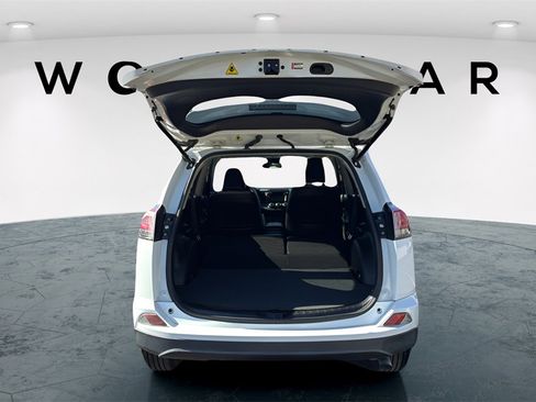 Used 2017 Toyota RAV4 LE image 17