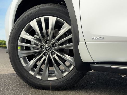 New 2026 Toyota Highlander Platinum AWD/4WD image 26