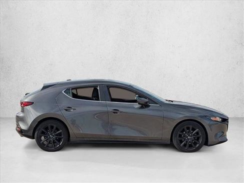 Used 2019 MAZDA MAZDA3 Hatchback w/ Preferred Package image 4