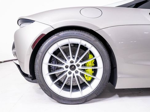 Used 2025 McLaren Artura Spider RWD image 17