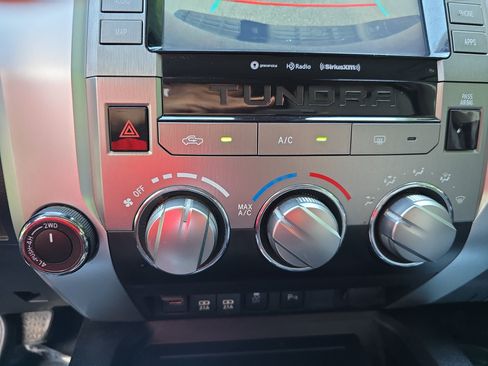 Used 2020 Toyota Tundra SR5 w/ SR5 Convenience Package AWD/4WD image 20