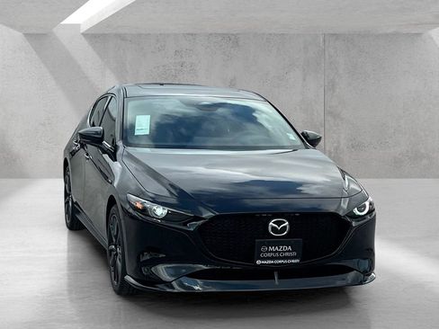 New 2026 MAZDA MAZDA3 Hatchback w/Premium Plus Pkg image 3